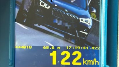 Explicația unui tânăr ce gonea cu 122 de km/h în Lazu: „N-am știut că există limită de viteză în localitate”