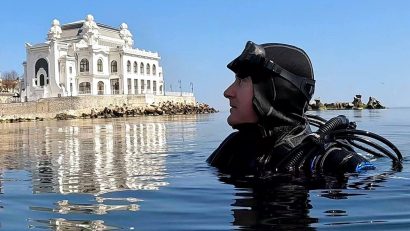 Marea Neagră, gazdă minunată pentru căluți de mare, calcani, delfini, rândunici de mare și crabi. Imagini inedite cu această bogăție marină, surprinse de cunoscutul scafandru constănțean Pascale Roibu  