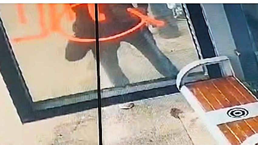 CONSTANȚA: „Artist” de ocazie, amendat cu 3.000 de lei, după ce a vandalizat o stație CT BUS