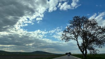 Vreme ușor instabilă, dar caldă, în Dobrogea și pe litoral
