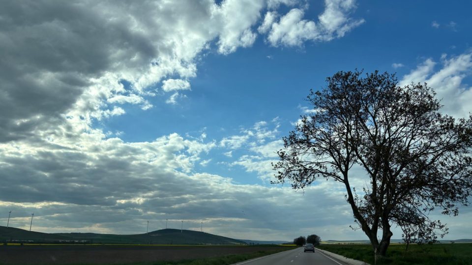 Vreme ușor instabilă, dar caldă, în Dobrogea și pe litoral