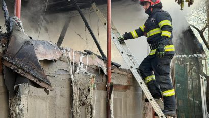 TULCEA: O anexă gospodărească a fost mistuită de flăcări. 120 de păsări, surprinse de incendiu