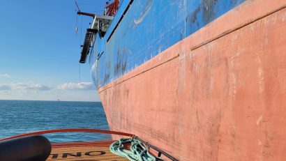 CONSTANȚA: Trei marinari evacuați de la bordul unei nave de ARSVOM