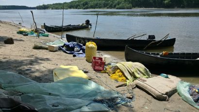 Plase monofilament, ambarcațiuni și mai multe persoane bănuite că ar fi implicate în activități ilegale de pescuit. Ce a mai descoperit Garda de Coastă în urma unei acțiuni de combatere a braconajului piscicol pe Dunăre