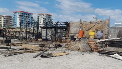 Incendiu la Clubul Argo de pe plaja din Mamaia. Precizările IPJ Constanța despre incidentul dintre jurnaliști și polițiști