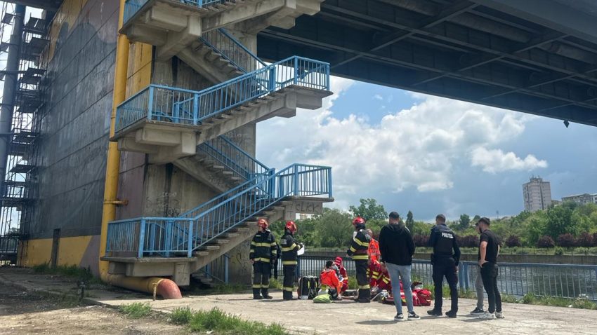UPDATE | MEDGIDIA: O femeie a căzut de pe pod