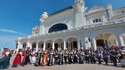 Parada costumelor tradiționale și spectacolul etniilor din Dobrogea au încheiat Zilele Constanței