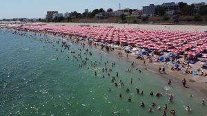 În acest weekend, aproximativ 90 de mii de turiști se află pe litoral