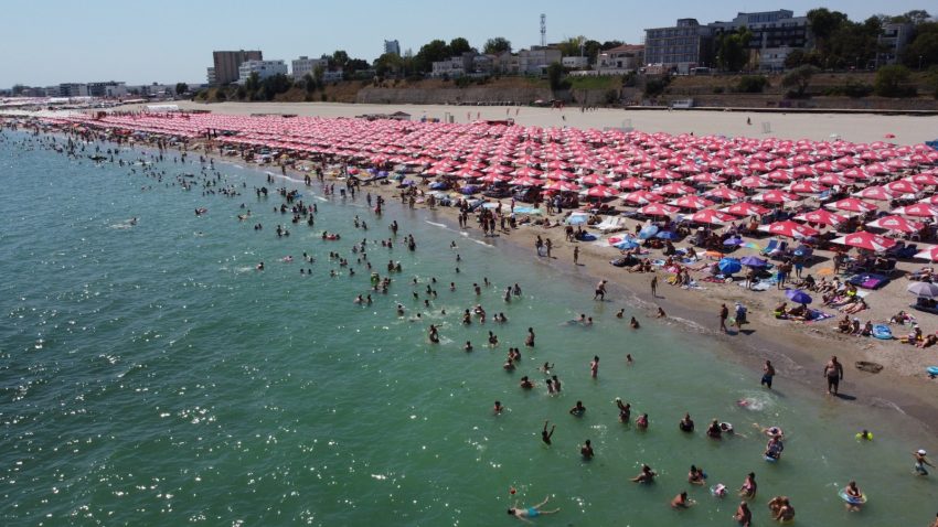În acest weekend, aproximativ 90 de mii de turiști se află pe litoral