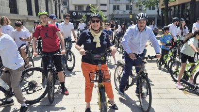 CONSTANȚA: Willemijn van Haaften, Ambasadorul Regatului Țărilor de Jos în România, alături de elevii Colegiului Național „Mircea cel Bătrân”