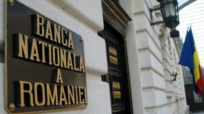 BNR: Cursul de schimb leu-euro ar putea înregistra variaţii în ambele direcţii în perioada următoare