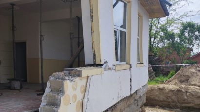 TULCEA: Școala generală din Maliuc intră în reabilitare, după ce un colț al clădirii s-a prăbușit în timpul cursurilor