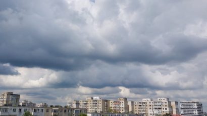 Vreme instabilă, dar caldă, în Dobrogea și pe litoral