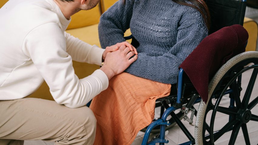 AUDIO | Primăria Constanța oferă sprijin persoanelor cu handicap prin intermediul asistenților personali
