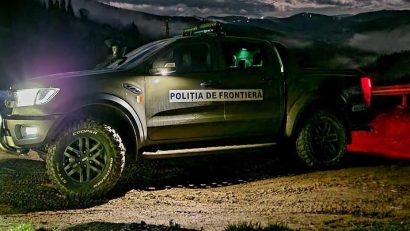 VAMA VECHE: Bucată de metal cu inscripții chirilice, descoperită pe plajă