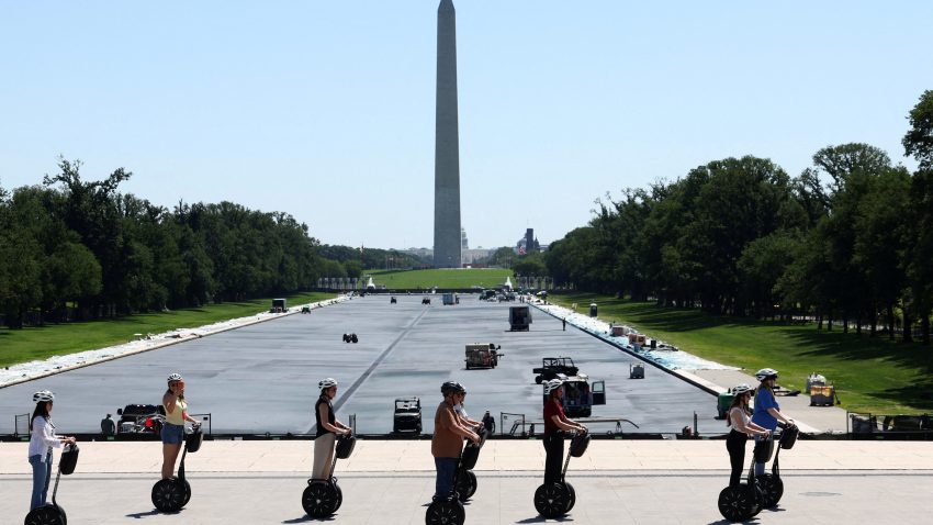 Trump anunță că vrea să construiască o promenadă care să îi poarte numele în apropierea Lincoln Memorial la Washington
