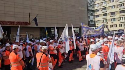 Angajații serviciilor de ambulanță din toată țara protestează în Capitală față de noua lege a salarizării