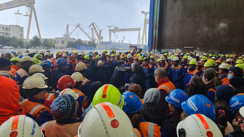 Ministrul Economiei: Forţa de muncă înalt calificată de la Șantierul Naval Mangalia ar putea fi absorbită prioritar în noile proiecte SAFE