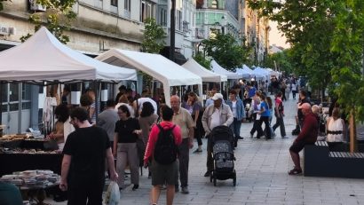 AUDIO | Târgul pe Pietonală „Primii pași de vară” a animat, din nou, strada Stefan cel Mare din Constanța