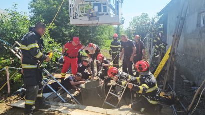 VIDEO | Fetiță căzută într-o groapă adâncă de 8 metri, salvată de pompierii de la ISU Vrancea
