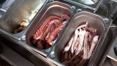 UPDATE | Suspiciune de toxiinfecție alimentară la un restaurant din Agigea. CJPC Constanța a descoperit deficiențe grave