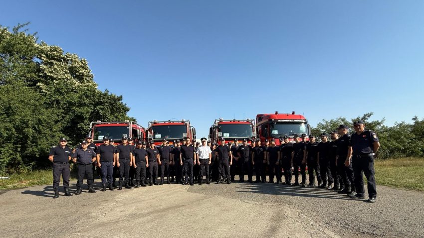 Pompierii români merg în Franța, pregătiți pentru intervenții la incendii de vegetație și pădure