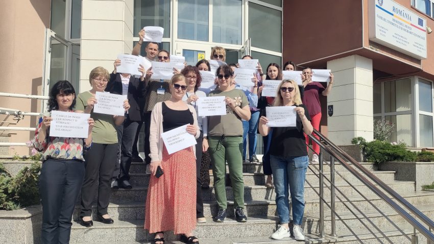 TULCEA: Protest al angajaților Casei de Pensii față de proiectul legii salarizării unitare