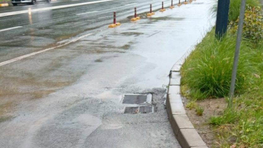 CONSTANȚA: Circulația a fost reluată în toate zonele afectate de ploile abundente, anunță Primăria