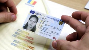 Guvern: Eliberarea gratuită a primei cărți electronice de identitate din fondurile PNRR, menținută în 2026