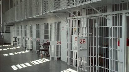 MURFATLAR: Patru persoane cu mandate de executare a pedepsei închisorii, depistate și duse după gratii