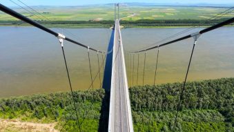 CNAIR: Noi restricții de circulație pe podul suspendat Brăila – Tulcea
