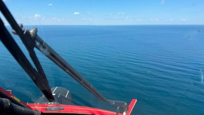 Marinarii dispăruți în Marea Neagră, căutați de un elicopter Black Hawk al MAI