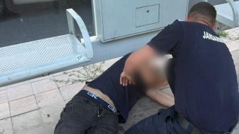 O bărbat inconștient, salvat de doi jandarmi constănțeni
