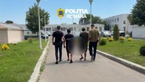 CONSTANȚA: Doi tineri, reținuți după ce ar fi furat piese de vagoane de tren