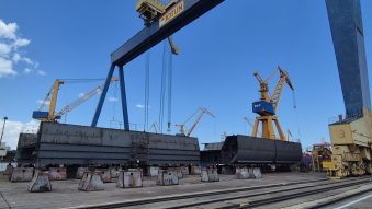 AUDIO | În timp ce Șantierul Naval Mangalia s-a închis, la Șantierul Naval Constanța se construiesc nave pe bandă rulantă
