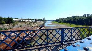 Debitul Dunării la Baziaș scade periculos spre minimul istoric