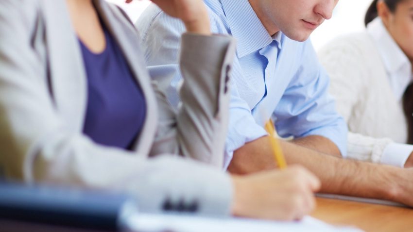 Concursul pentru ocuparea funcțiilor de conducere în școli începe cu proba de evaluare a competențelor