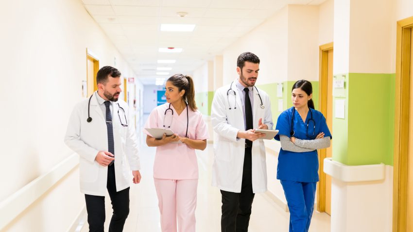 Ministerul Sănătății propune deblocarea a peste 7.800 de posturi pentru spitale și Serviciile de Ambulanță Județene