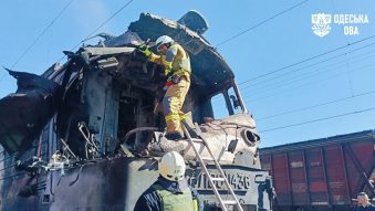 UCRAINA: Tren de călători, cu peste 300 de pasageri, atacat cu o dronă rusească. Doi oameni au murit