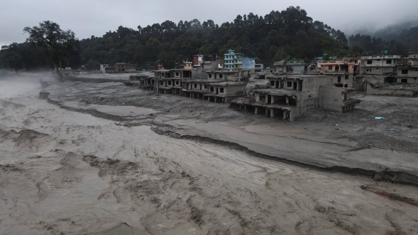 NEPAL: Bilanțul inundațiilor a depășit 900 de decese și 4.200 de dispăruți