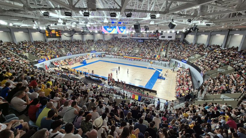 AUDIO | Tribune pline la “Danubius Arena” unde se desfășoară FIBA U18 Women’s EuroBasket, Divizia B