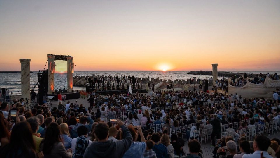 Peste 15.000 de spectatori au participat la spectacolele Madrigal şi Cantus Mundi din cadrul SEAS de la Constanţa