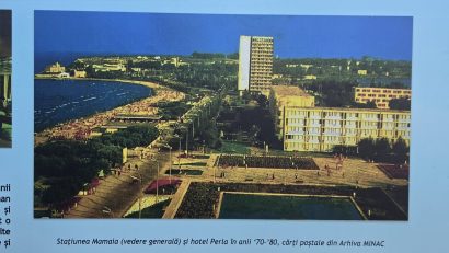 Expoziția outdoor „Mamaia – 120 de veri, o singură poveste” poate fi vizionată până la 30 septembrie, în fața sediului Radio România Constanța