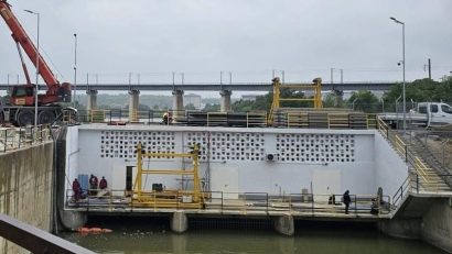 A fost reabilitat barajul stăvilar de la Cernavodă, care asigură navigația în siguranță pe Canalul Dunăre – Marea Neagră