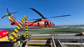 Intervenție aeriană pentru evacuarea medicală a unei persoane din zona Neptun Deep