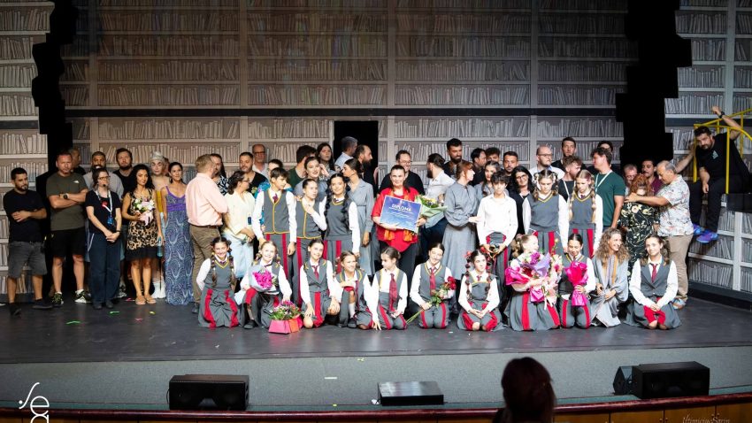 SEAS 2026 | O nouă reprezentație sold out a spectacolului „Matilda, the Musical”, în regia lui Emil Pantelimon, la Casa de Cultură din Constanța