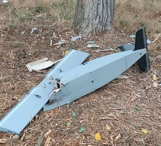 Spațiul aerian al Republicii Moldova, survolat neautorizat de 5 drone. Fragmente de dronă, găsite lângă Chișinău