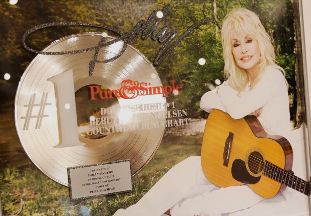 Cântăreaţa americană Dolly Parton s-a stins din viață