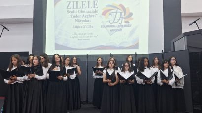 Corul „Piatra Credinței” din Năvodari cântă pe plajă alături de soprana Felicia Filip în cadrul proiectului Cantus Mundi