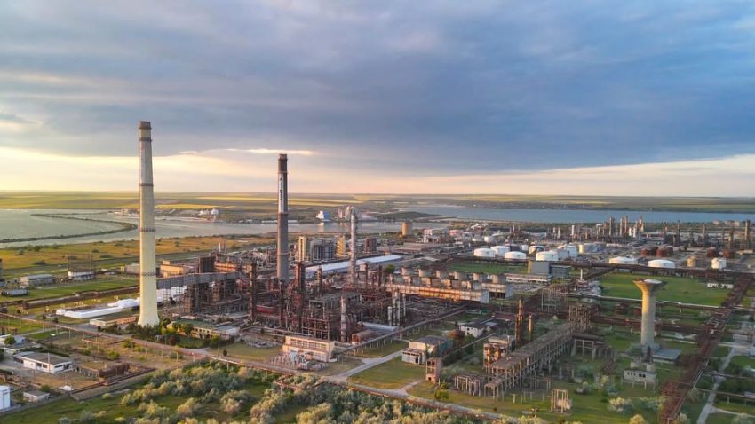 Rafinăriile Petromidia și Vega au redus consumul de curent electric cu aproximativ 5 MW în perioadele de vârf